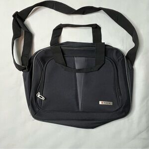 TAG Messenger Travel Bag, Black w/adjustable shoulder strap carry straps